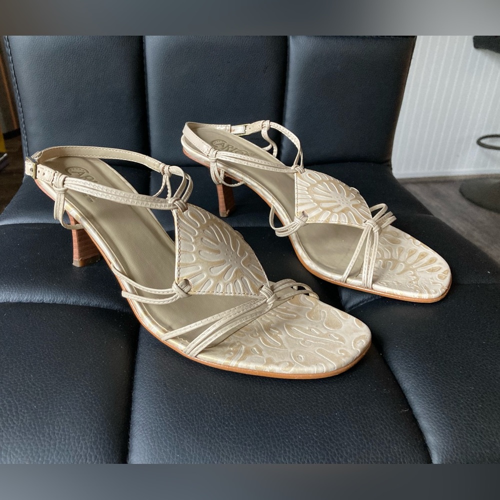 Carlos Women’s heels.